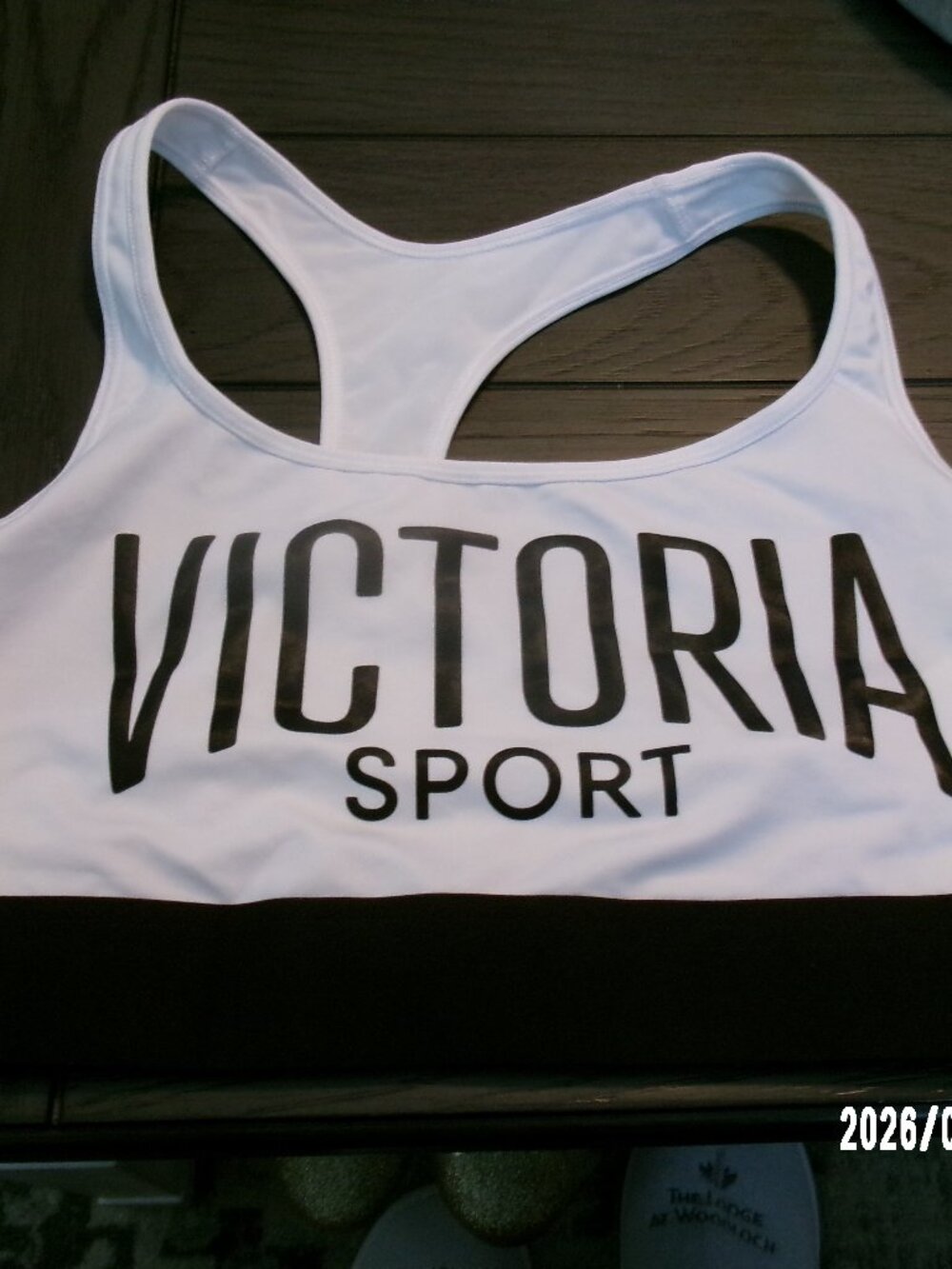 NEW Victoria Sport The Player Racerback Sports Bra XL White Black Medium Support